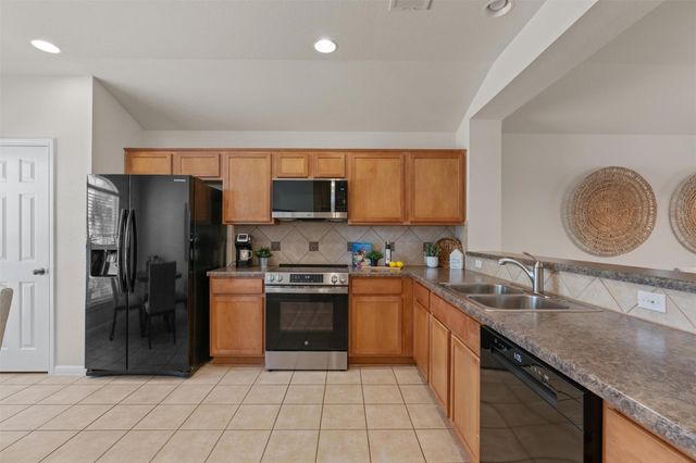 7830 Squirrel Hollow DR, Georgetown, TX 78628