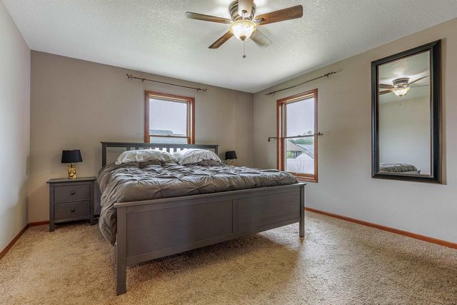 1118 Newport Lane, Holmen, WI 54636