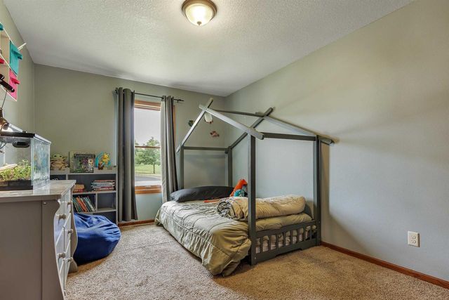 1118 Newport Lane, Holmen, WI 54636
