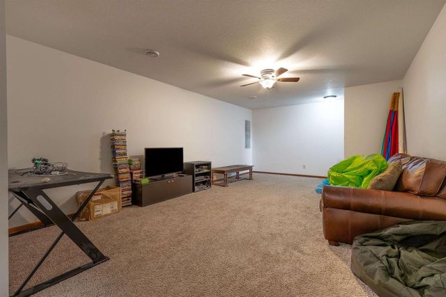 1118 Newport Lane, Holmen, WI 54636