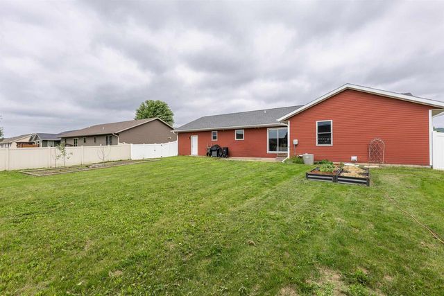 1118 Newport Lane, Holmen, WI 54636