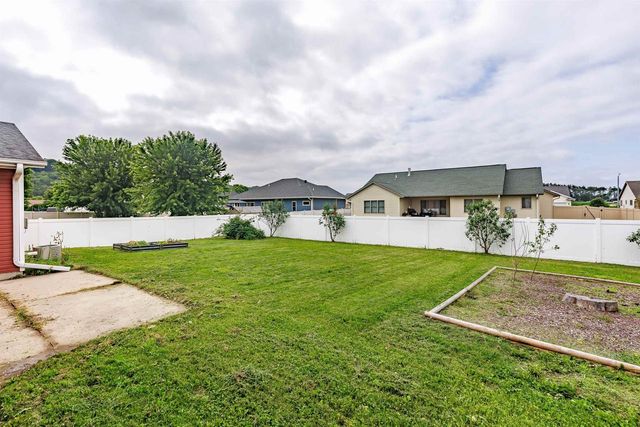 1118 Newport Lane, Holmen, WI 54636