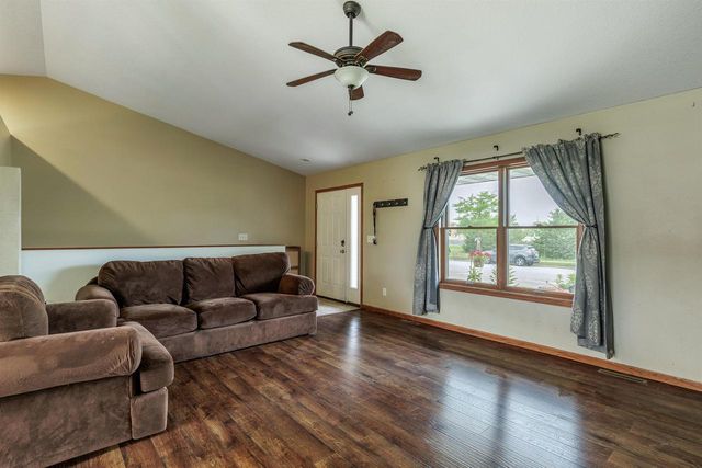 1118 Newport Lane, Holmen, WI 54636
