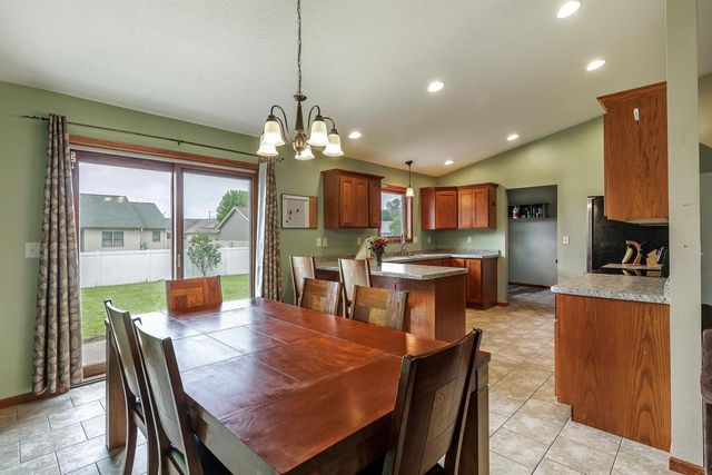1118 Newport Lane, Holmen, WI 54636
