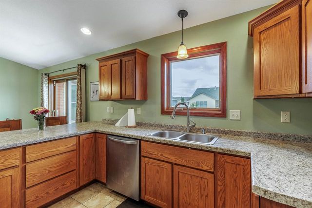 1118 Newport Lane, Holmen, WI 54636