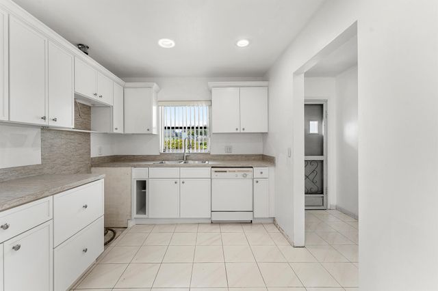 2638 Gately Drive E 1, West Palm Beach, FL 33415