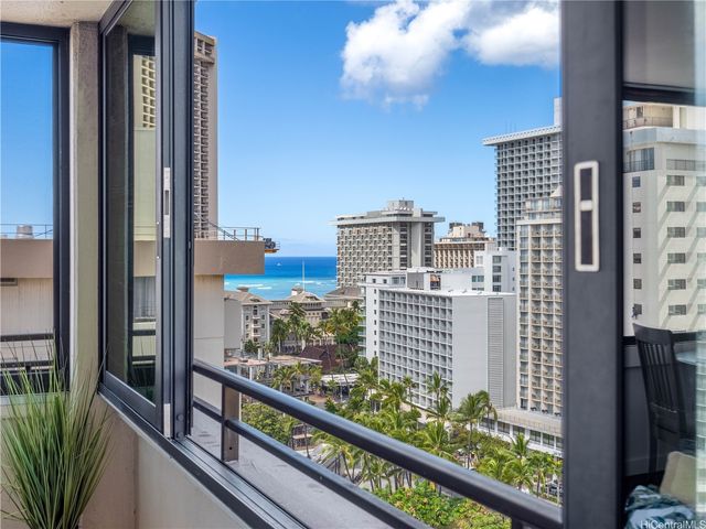 2410 Cleghorn Street 1904, Honolulu, HI 96815