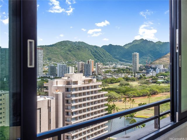 2410 Cleghorn Street 1904, Honolulu, HI 96815