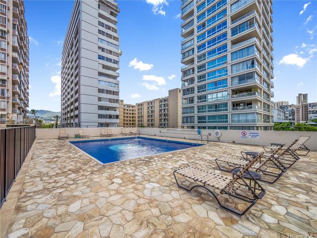 2410 Cleghorn Street 1904, Honolulu, HI 96815