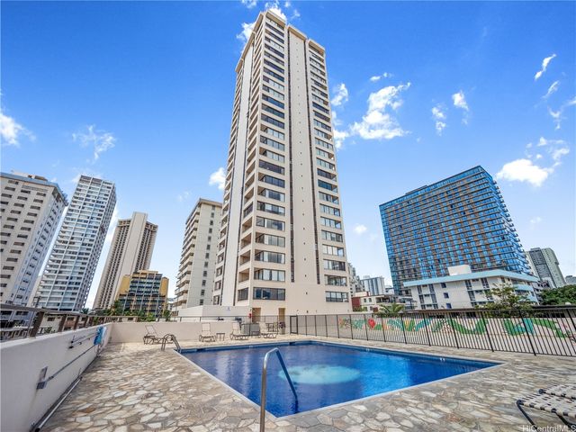 2410 Cleghorn Street 1904, Honolulu, HI 96815