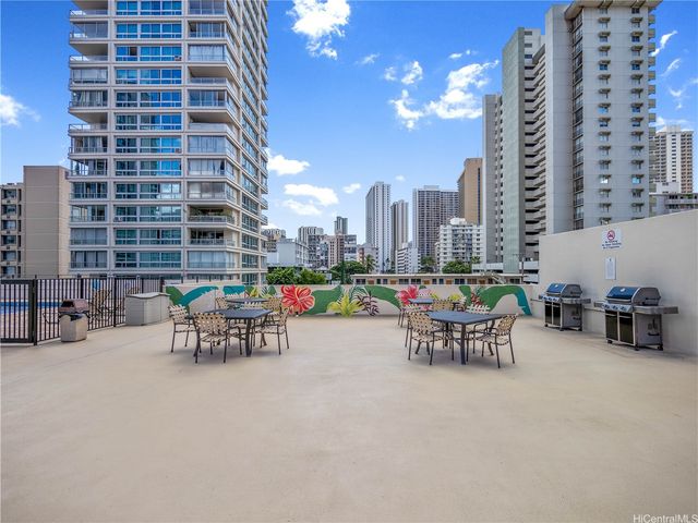 2410 Cleghorn Street 1904, Honolulu, HI 96815