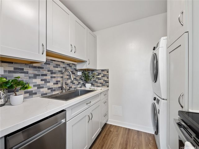 2410 Cleghorn Street 1904, Honolulu, HI 96815