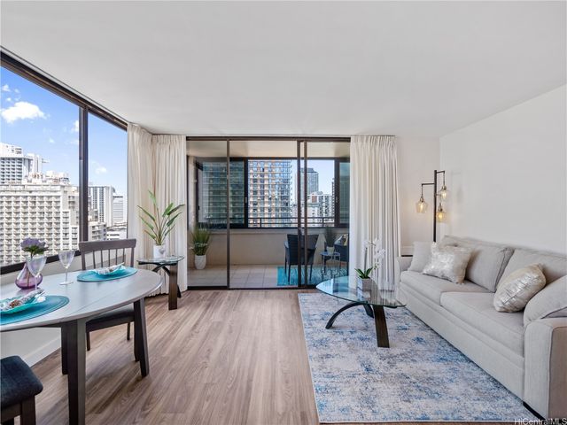 2410 Cleghorn Street 1904, Honolulu, HI 96815