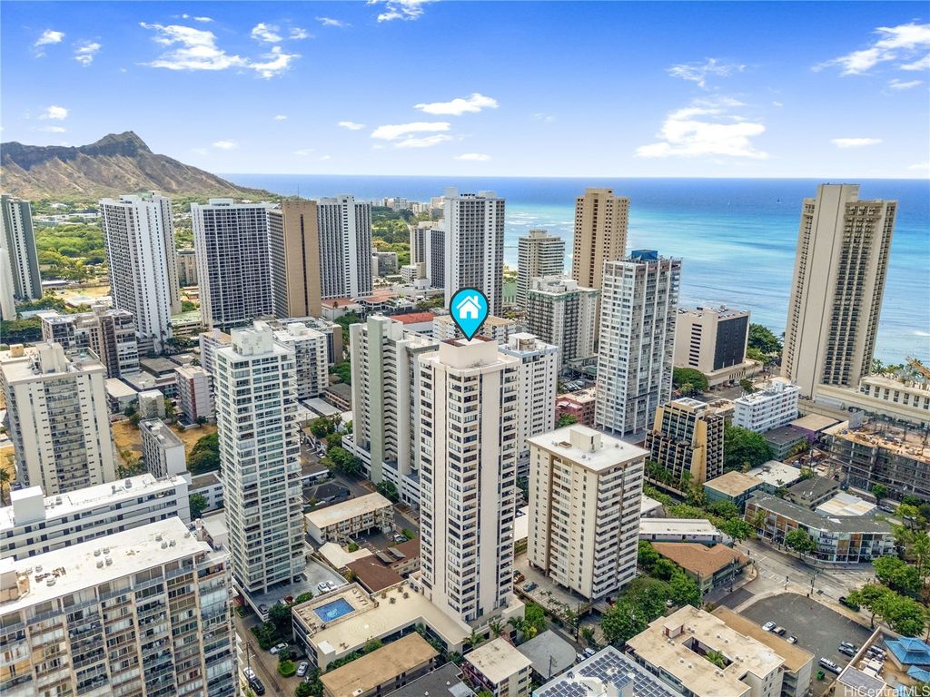 2410 Cleghorn Street 1904, Honolulu, HI 96815