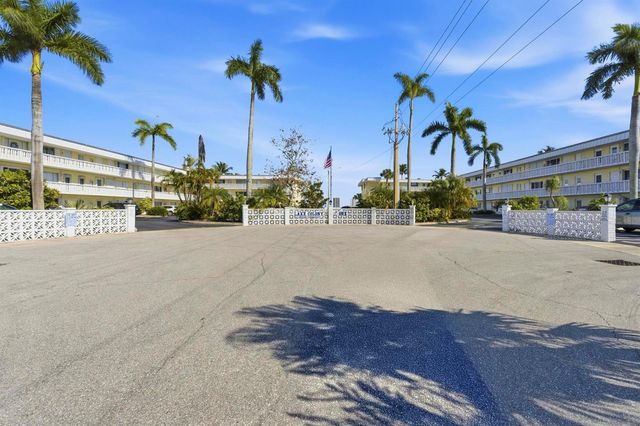 100 Doolen Court 203, North Palm Beach, FL 33408