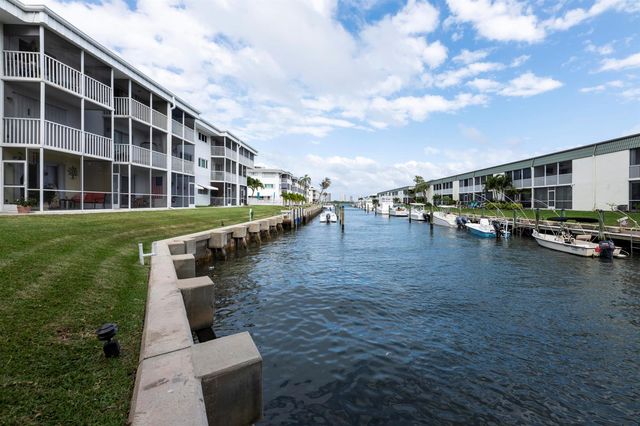 100 Doolen Court 203, North Palm Beach, FL 33408