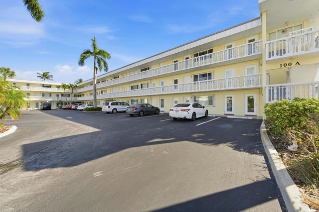 100 Doolen Court 203, North Palm Beach, FL 33408