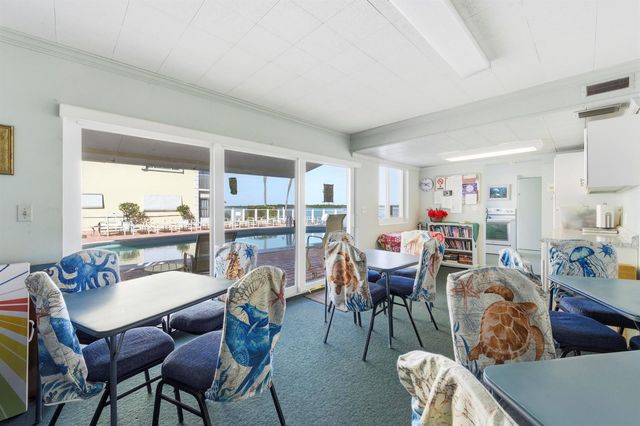 100 Doolen Court 203, North Palm Beach, FL 33408