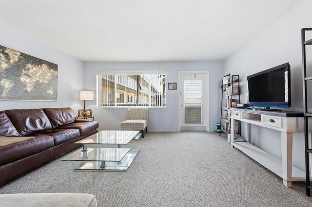 100 Doolen Court 203, North Palm Beach, FL 33408