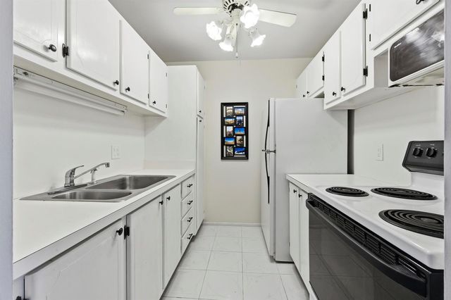 100 Doolen Court 203, North Palm Beach, FL 33408