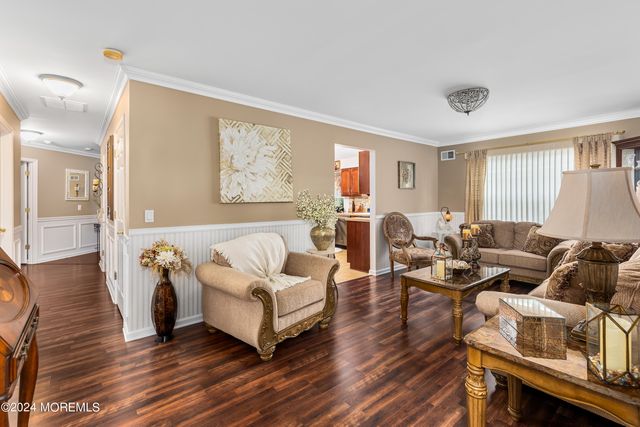 36 Ivy Hill Road, Lakewood, NJ 08701