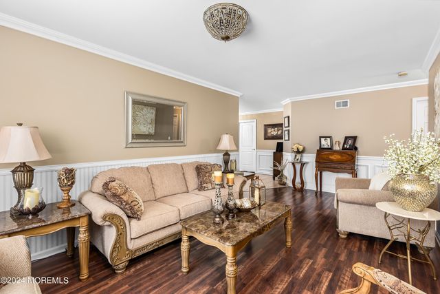 36 Ivy Hill Road, Lakewood, NJ 08701