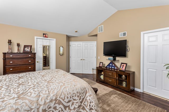 36 Ivy Hill Road, Lakewood, NJ 08701