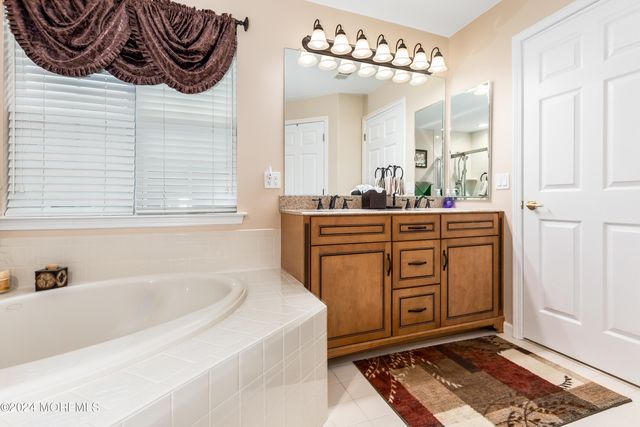 36 Ivy Hill Road, Lakewood, NJ 08701