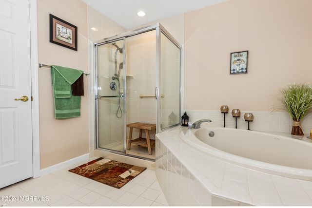 36 Ivy Hill Road, Lakewood, NJ 08701