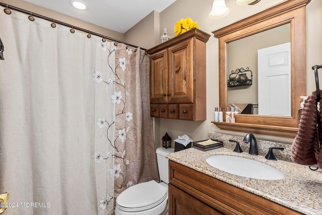 36 Ivy Hill Road, Lakewood, NJ 08701