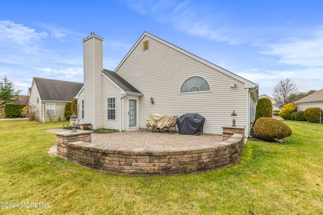 36 Ivy Hill Road, Lakewood, NJ 08701