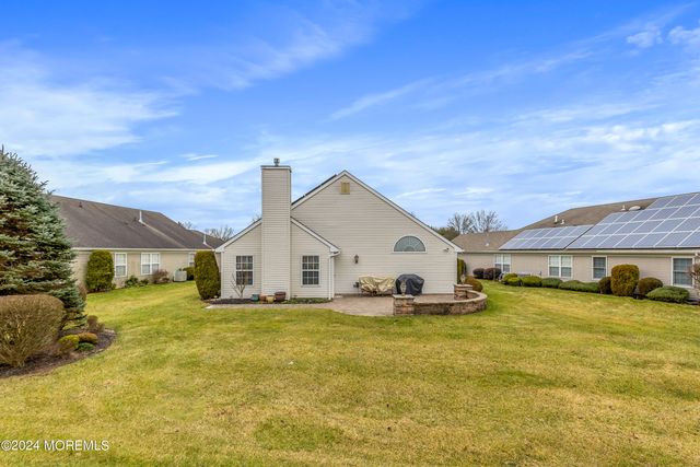 36 Ivy Hill Road, Lakewood, NJ 08701