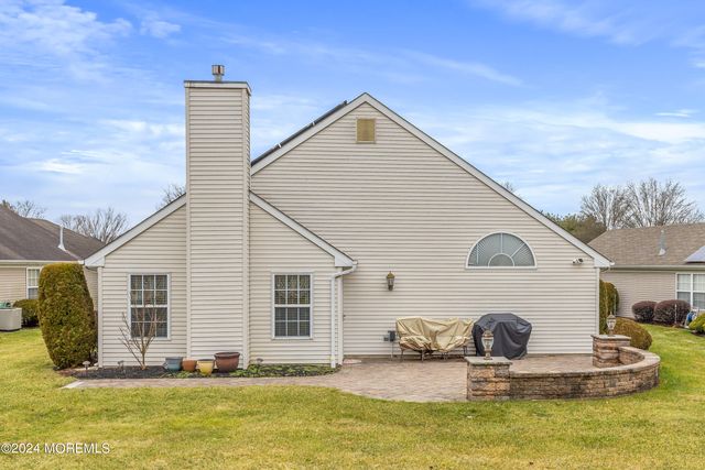 36 Ivy Hill Road, Lakewood, NJ 08701