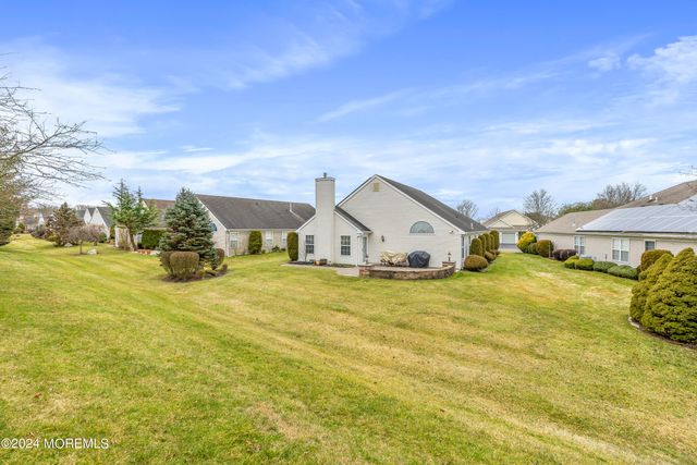 36 Ivy Hill Road, Lakewood, NJ 08701