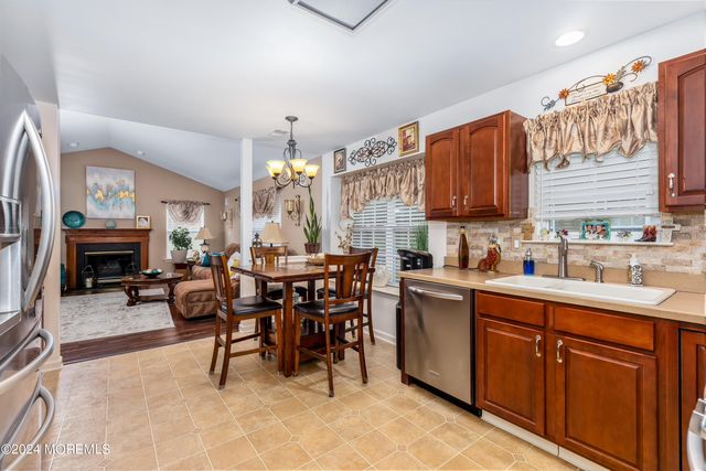 36 Ivy Hill Road, Lakewood, NJ 08701