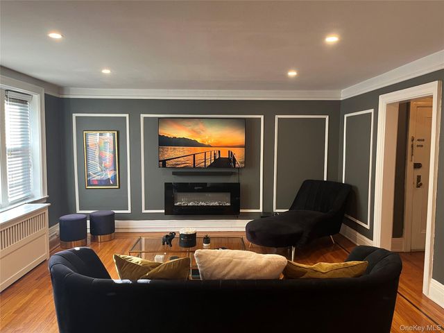 36 Pondfield Road W 2A, Bronxville, NY 10708