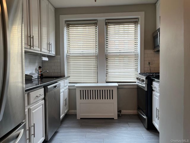 36 Pondfield Road W 2A, Bronxville, NY 10708