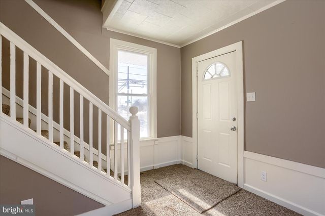 801 N MOUNTAIN RD, Harrisburg, PA 17112