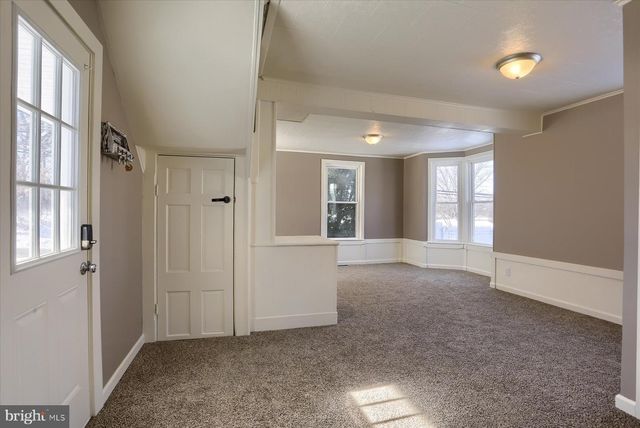 801 N MOUNTAIN RD, Harrisburg, PA 17112