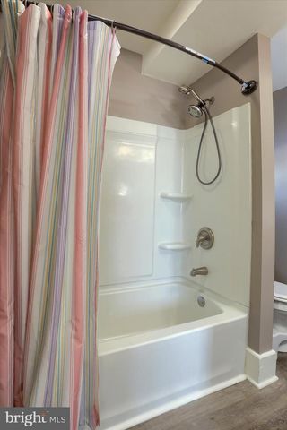 801 N MOUNTAIN RD, Harrisburg, PA 17112