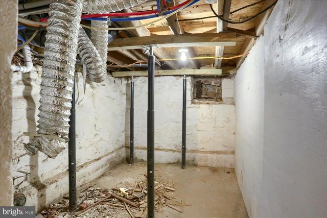 801 N MOUNTAIN RD, Harrisburg, PA 17112