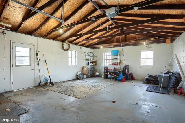 801 N MOUNTAIN RD, Harrisburg, PA 17112