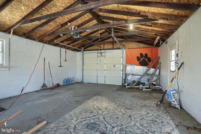 801 N MOUNTAIN RD, Harrisburg, PA 17112