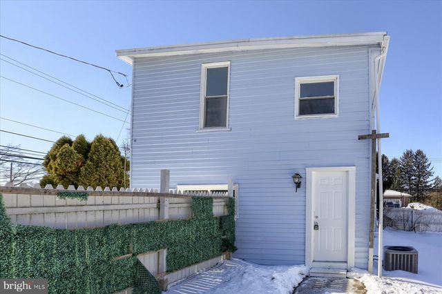 801 N MOUNTAIN RD, Harrisburg, PA 17112