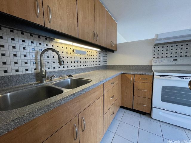 1060 Kamehameha Highway 3306B, Pearl City, HI 96782