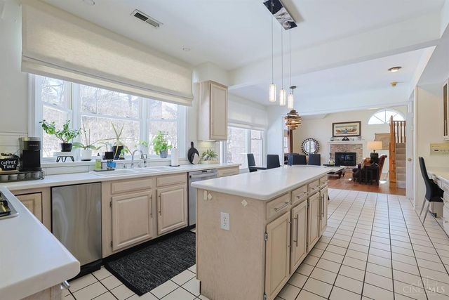 11108 Huntwicke Place, Blue Ash, OH 45241