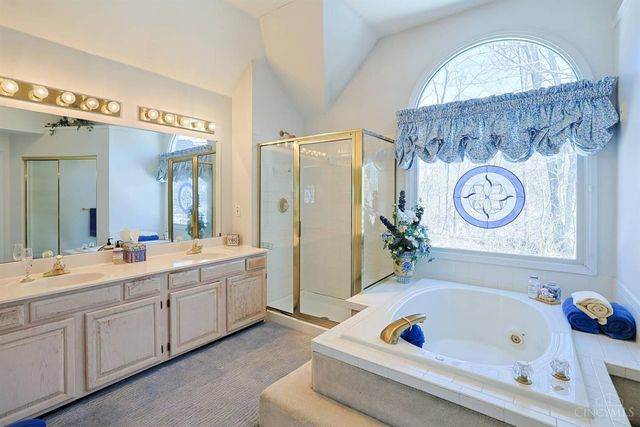 11108 Huntwicke Place, Blue Ash, OH 45241