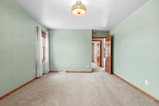 821 KILLARNY TRAIL, De Pere, WI 54115