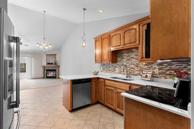 821 KILLARNY TRAIL, De Pere, WI 54115