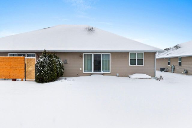 821 KILLARNY TRAIL, De Pere, WI 54115